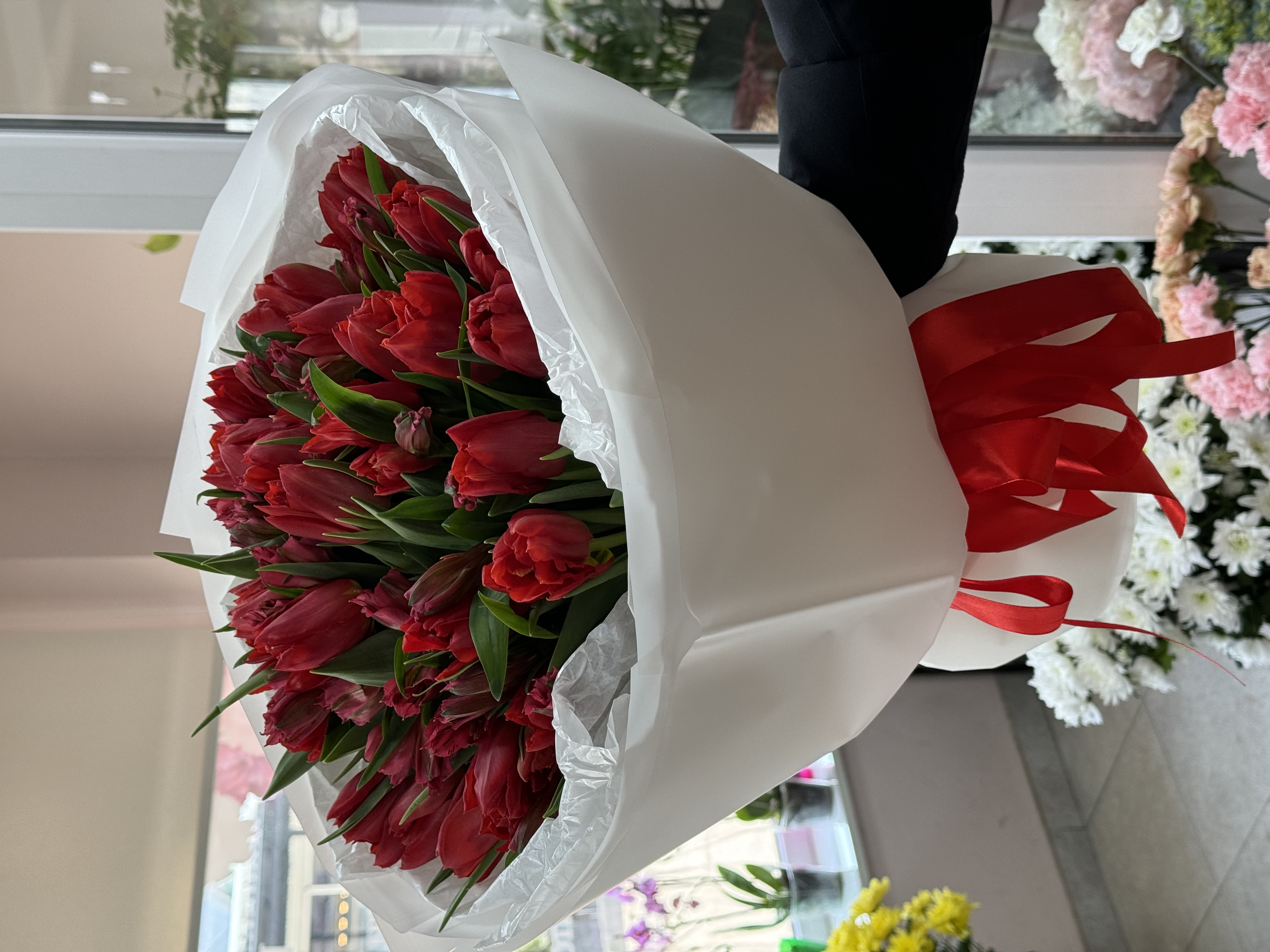 Букет тюльпанів з альстромерією 