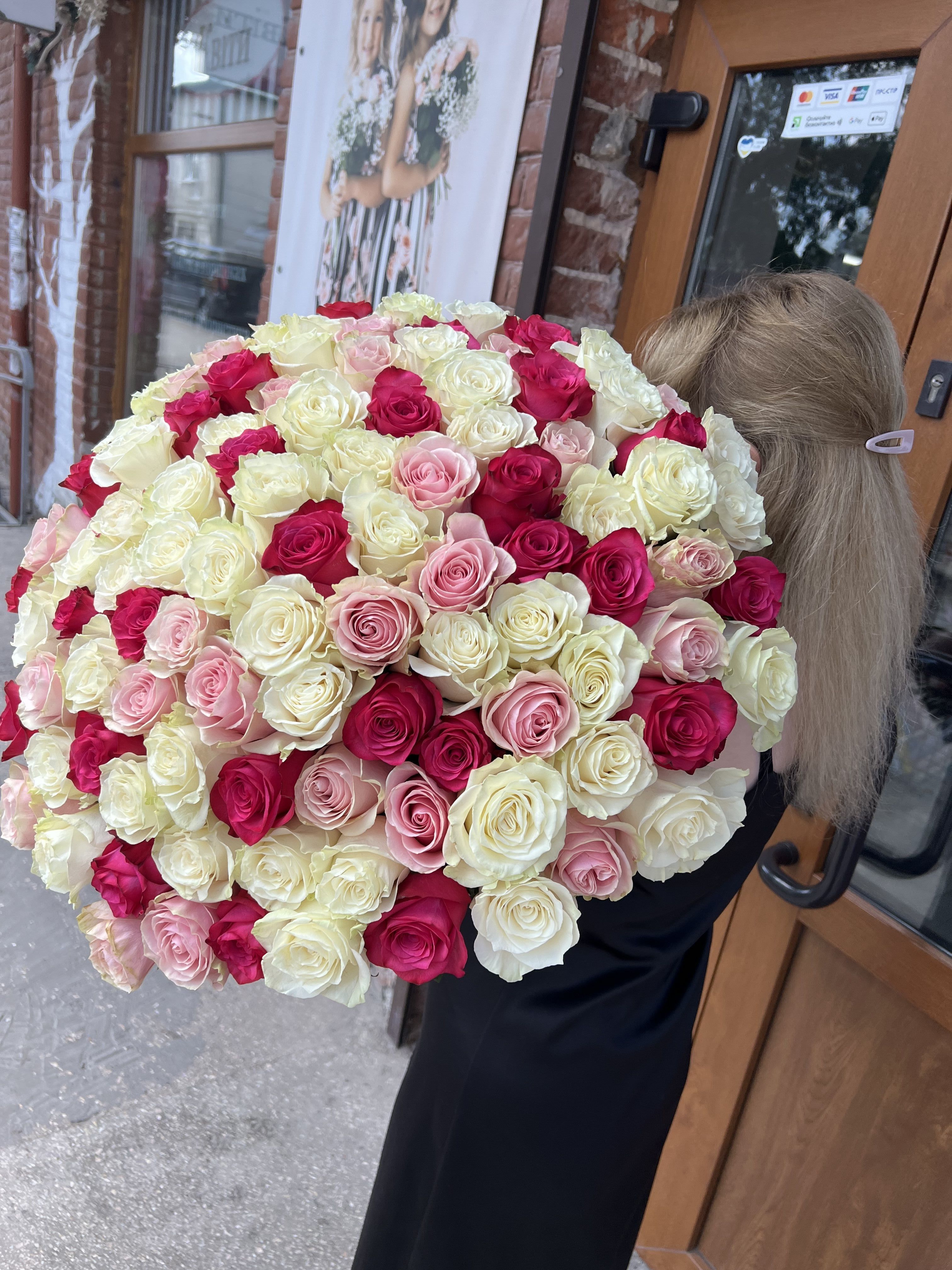 Букет 101 еквадорська  троянда 