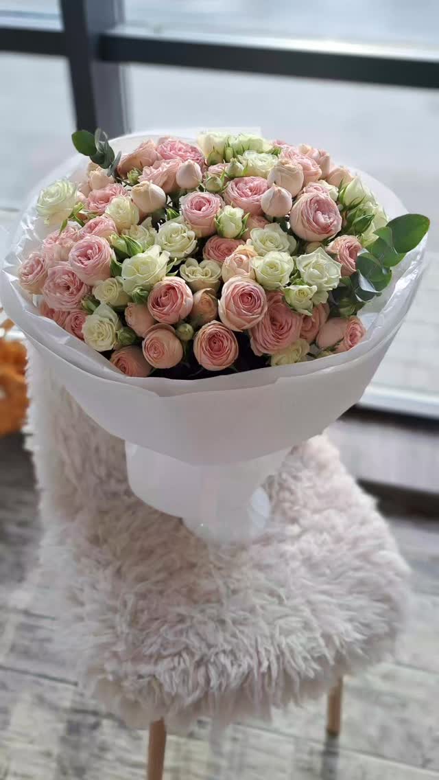 15 кущових троянд Для замовлення
