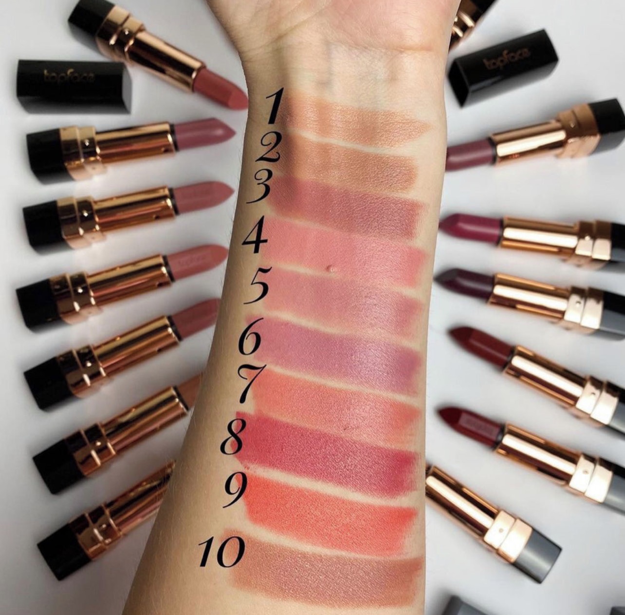 Помада сатинова