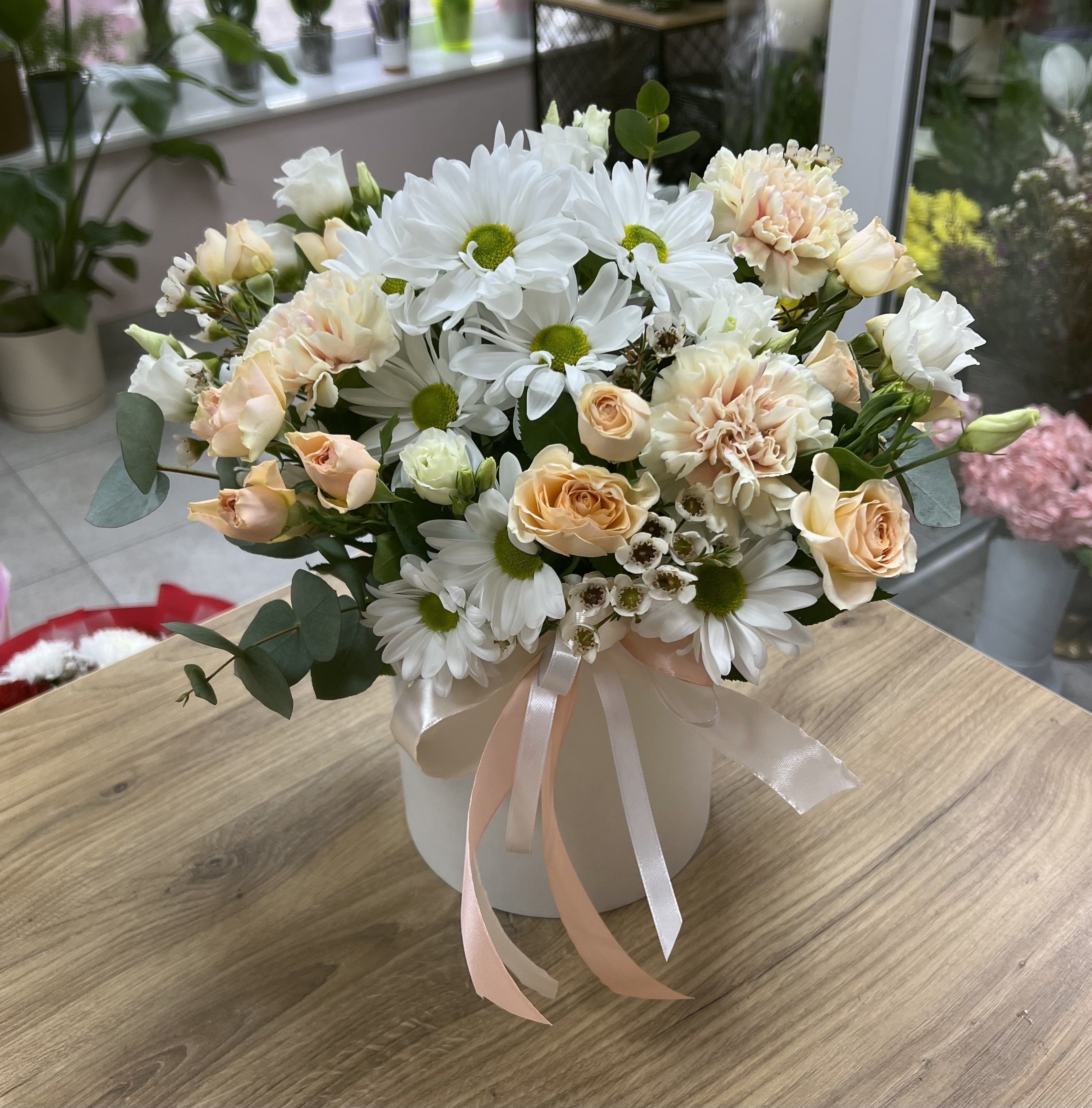 Квіткова композиція в коробці 