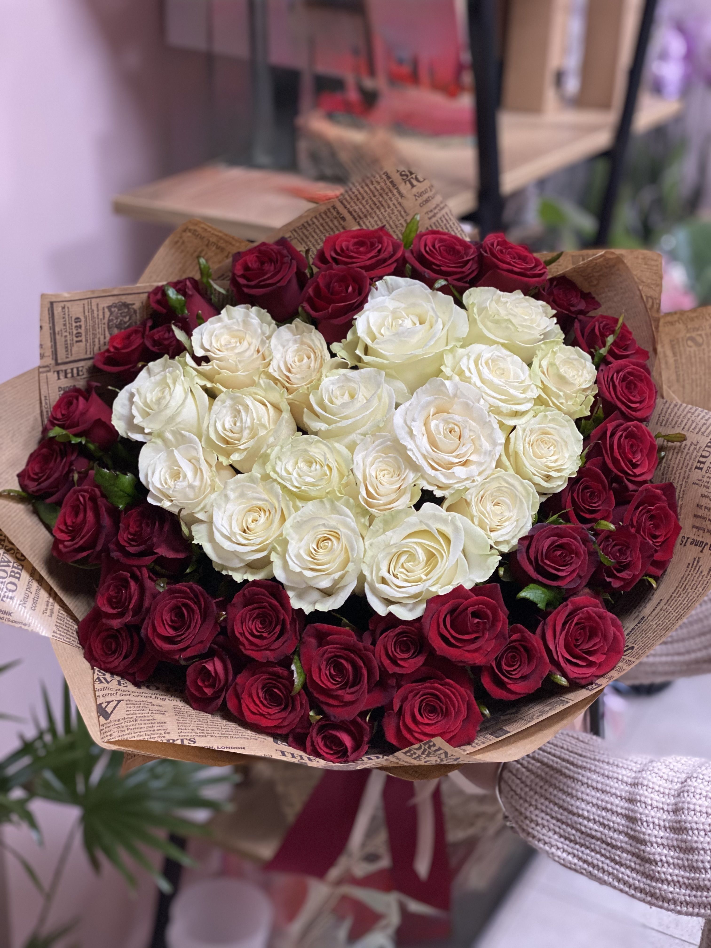 Букет з троянд у формі серця