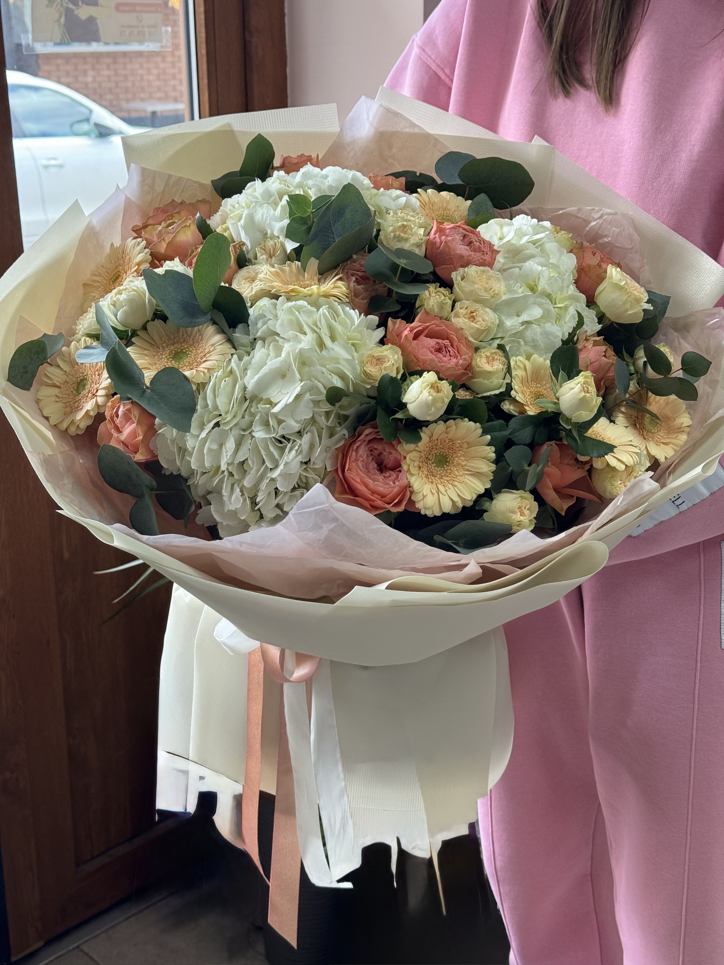 Букет мікс з гортензіями