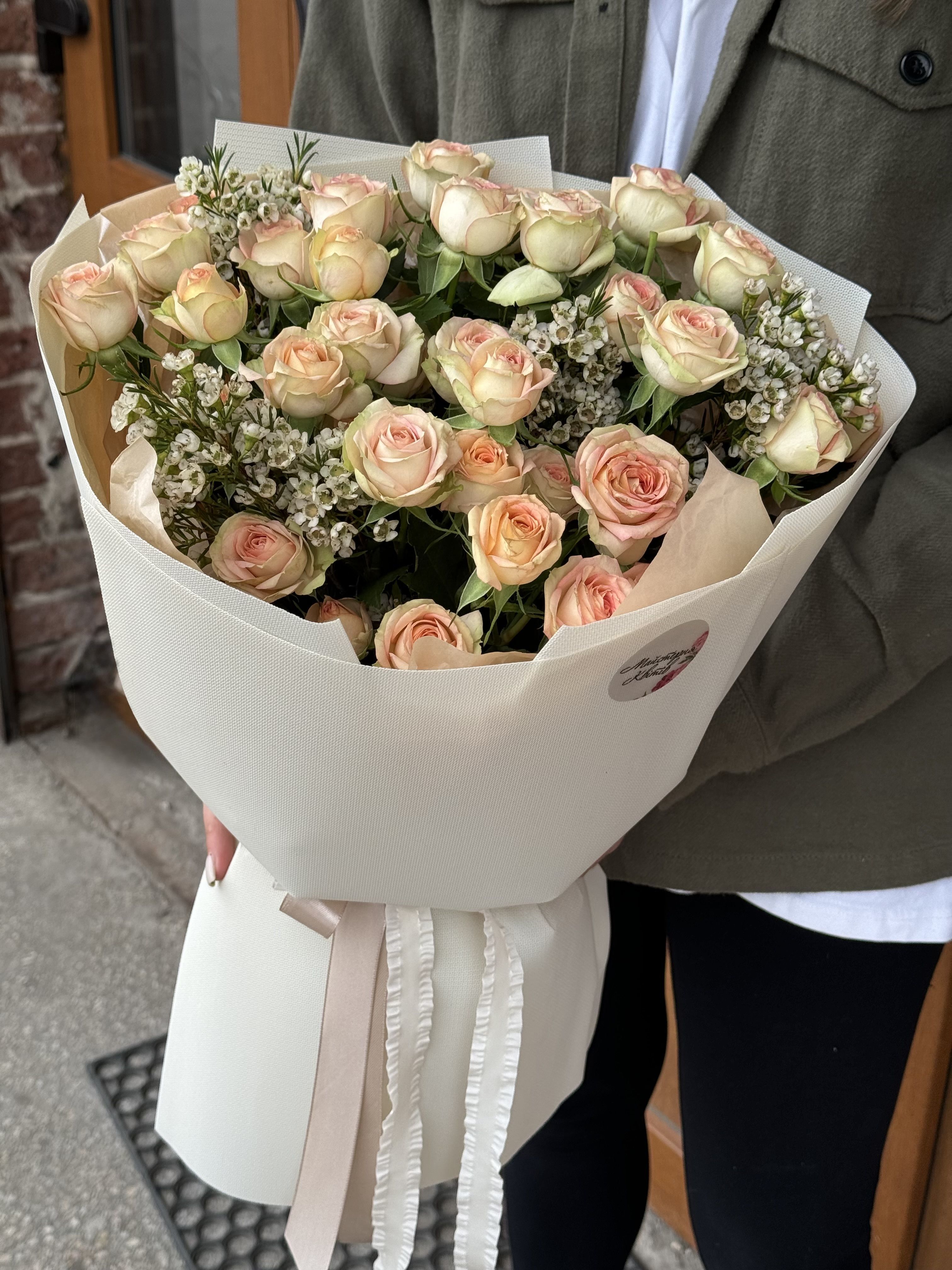 Букет кущової троянди